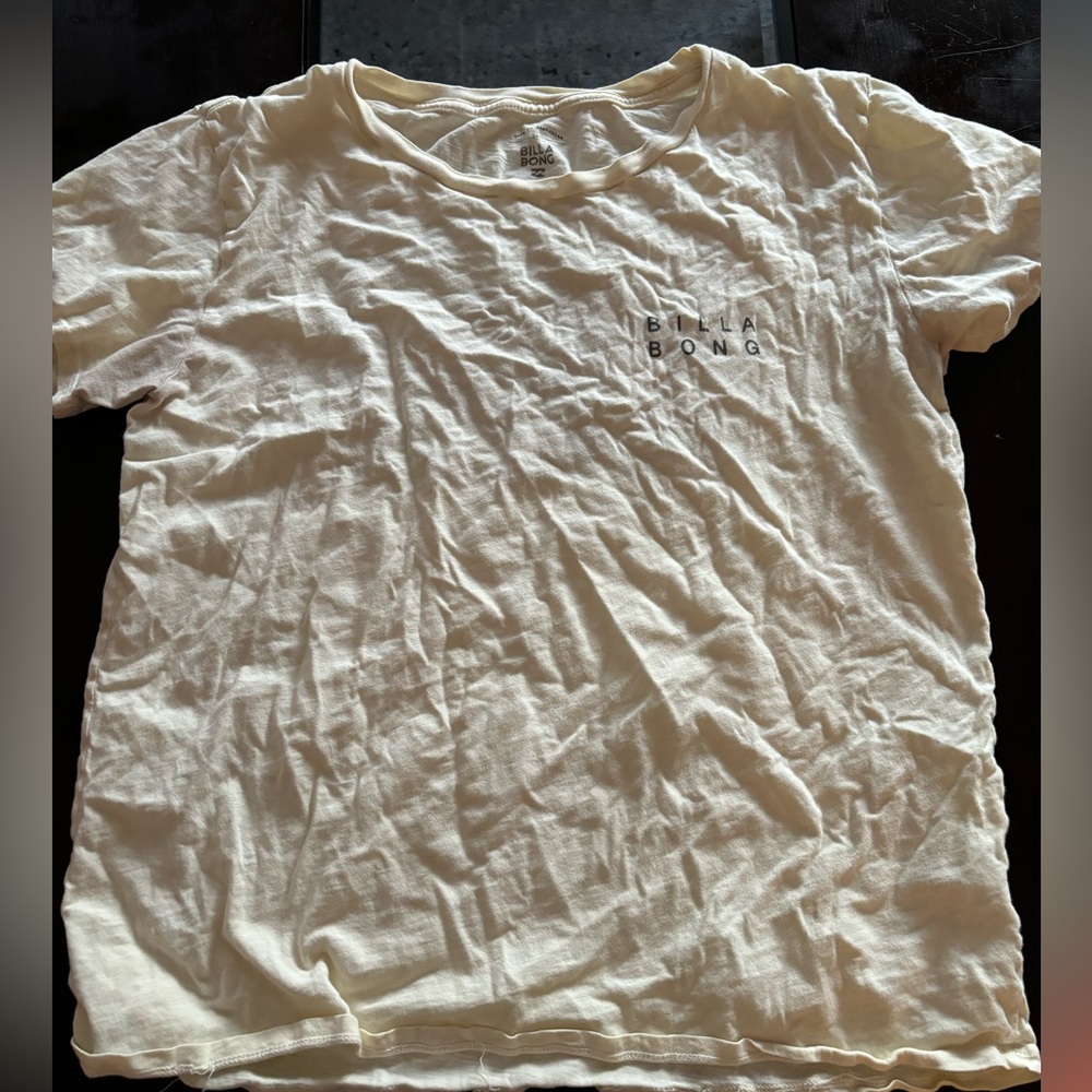 Billabong Pastel Yellow T-Shirt Size Medium